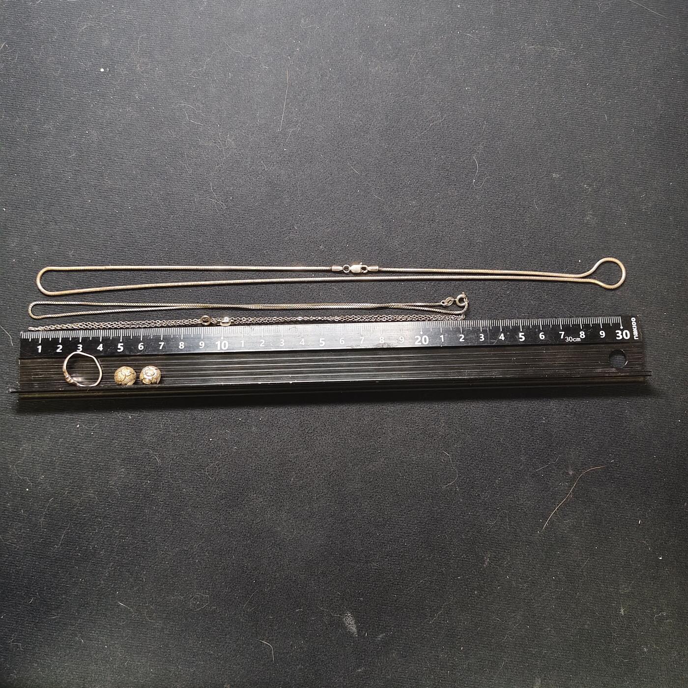 【全场包邮】纯粹捡漏拍485场（免费代拍第22场） 【杂件】银饰品18.73克一组-含925银链3条+银蛙指环1个+银珠2个