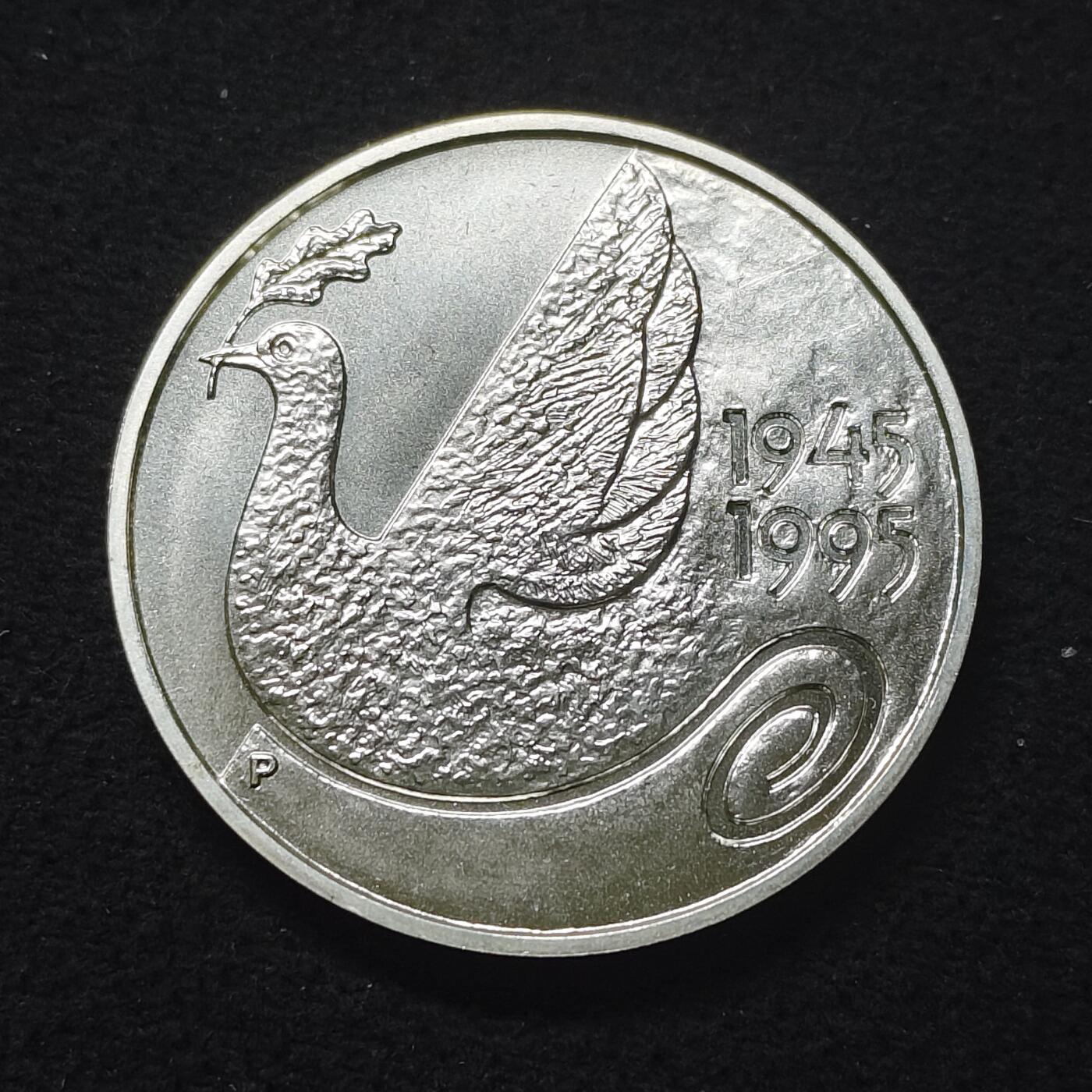 【全场包邮】纯粹捡漏拍485场（免费代拍第22场） 芬兰1995年100马克联合国50周年（34毫米24克）纪念银币