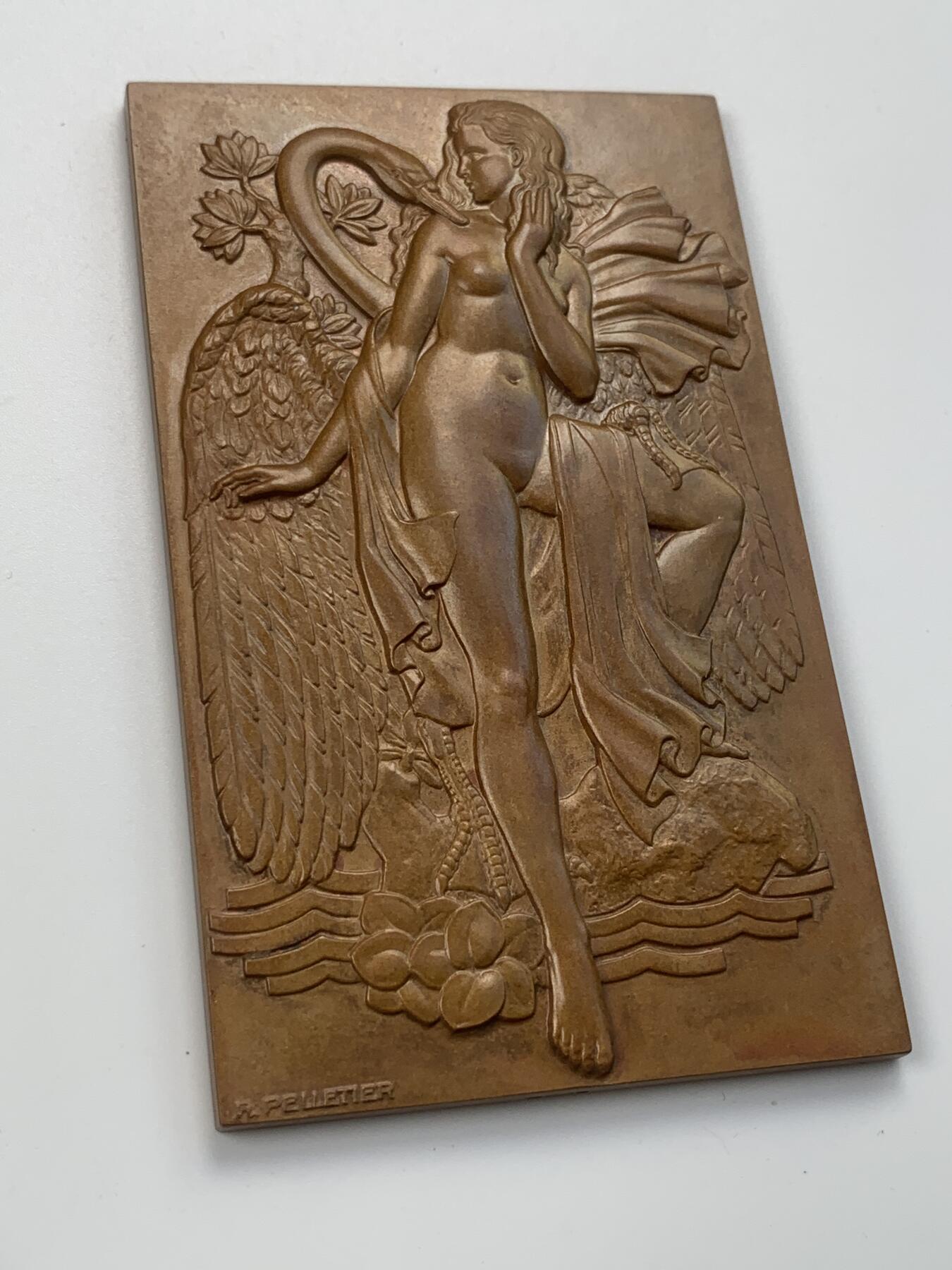 掌中浮雕-藏着的欧洲第045场  1934年法国丽达与天鹅单面铜章, 62×100mm，246g