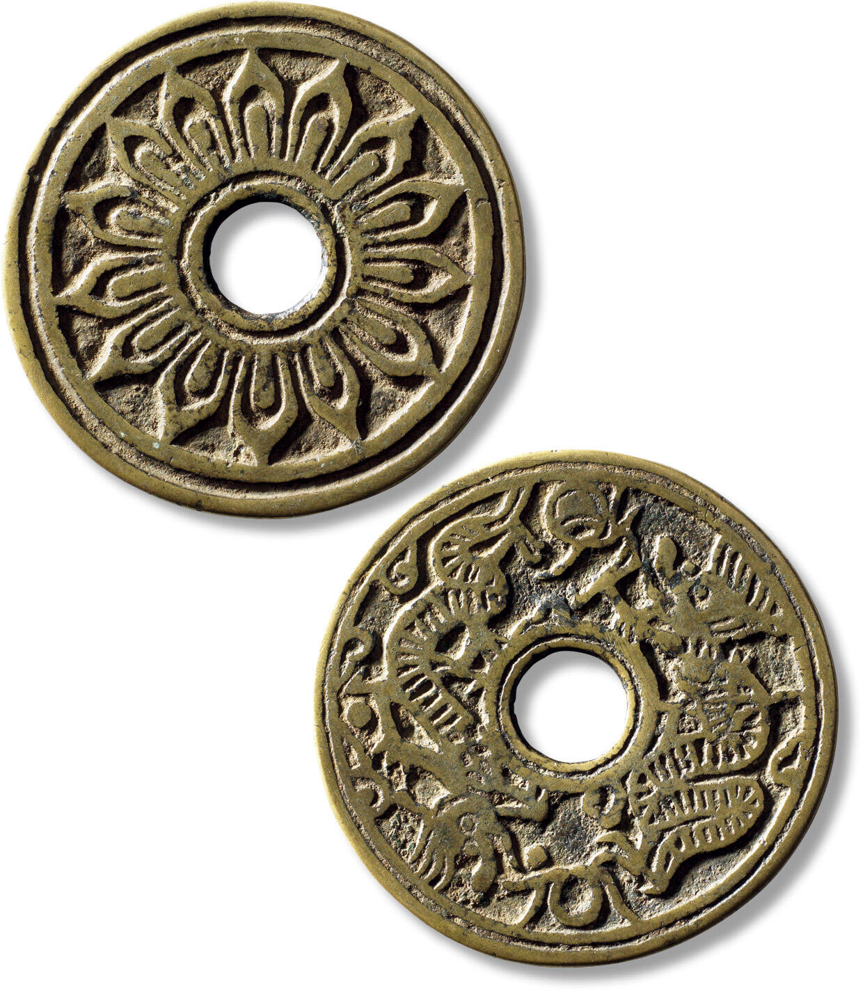 上海匡时2025年秋季拍卖会 中国历代钱币 铜镜专场 清莲花背双龙花钱一枚 清莲花背双龙花钱一枚，直径：54.2mm，厚：2.3mm，重量：33.7g