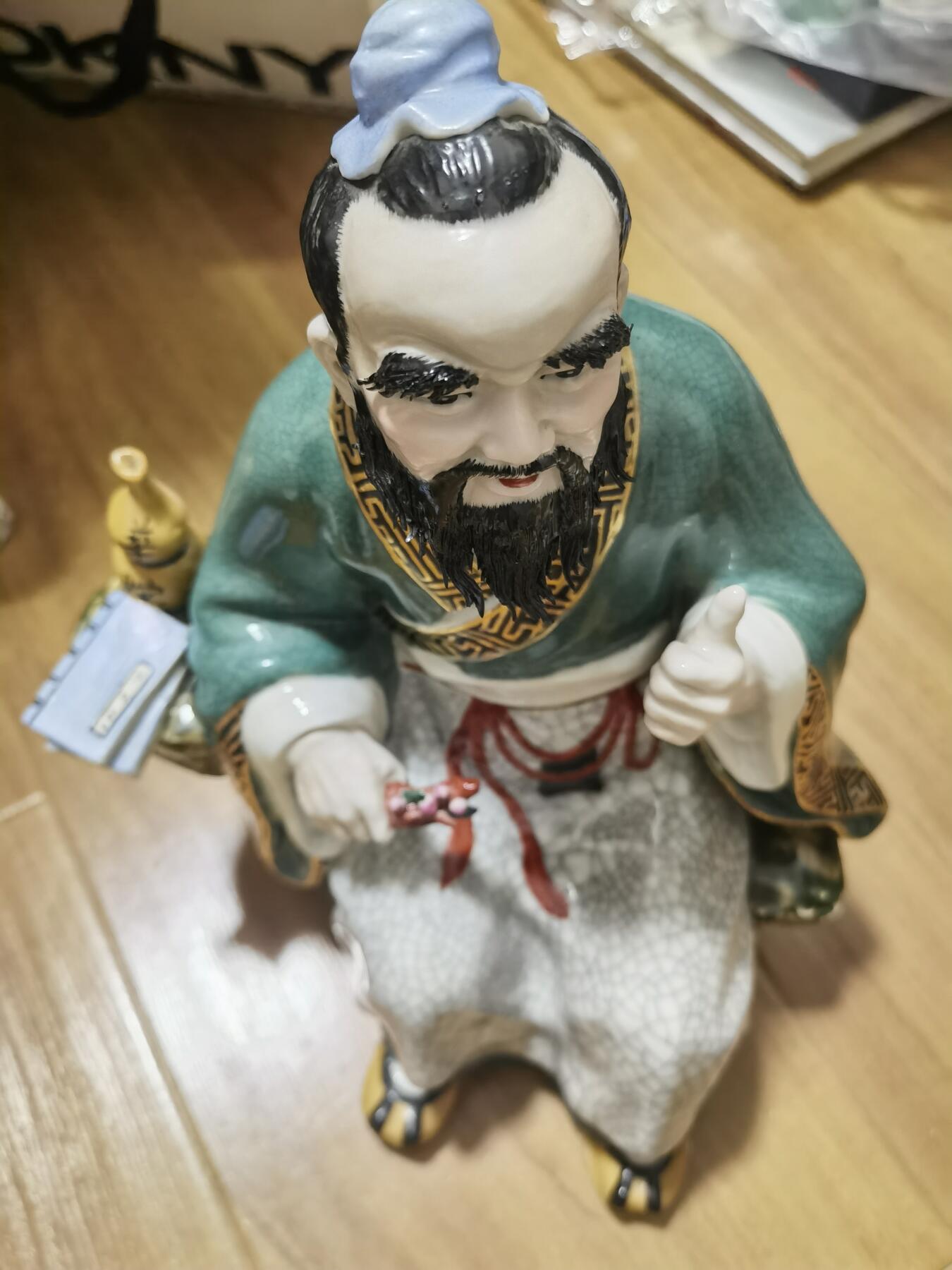 何水根华佗景德镇早期粉彩瓷像摆件