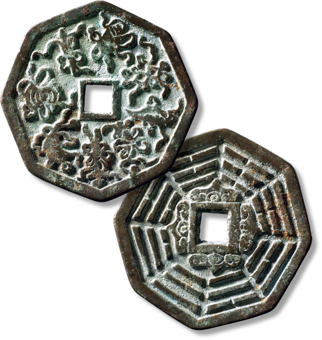 上海匡时2025年秋季拍卖会 中国历代钱币 铜镜专场 清八宝背八卦花钱一枚 清八宝背八卦花钱一枚，直径：56.8mm，厚：2.8mm，重量：44.4g，华夏评级：84，评级编号：6562781435