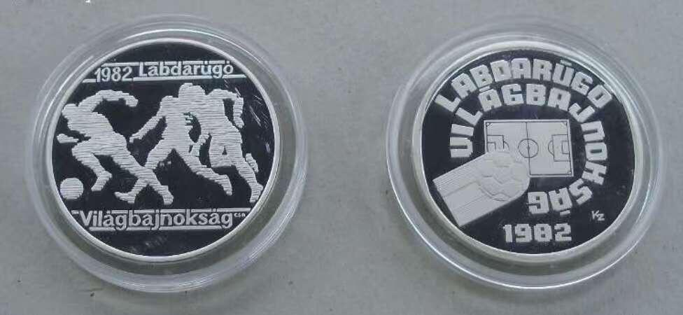 ❤️【币观天下】❤️ 第334期钱币拍卖- 2025.12.12周五晚上6点半场-长期征集拍品 匈牙利1982年世界杯纪念银币两枚每枚面值500福林，640银28克。