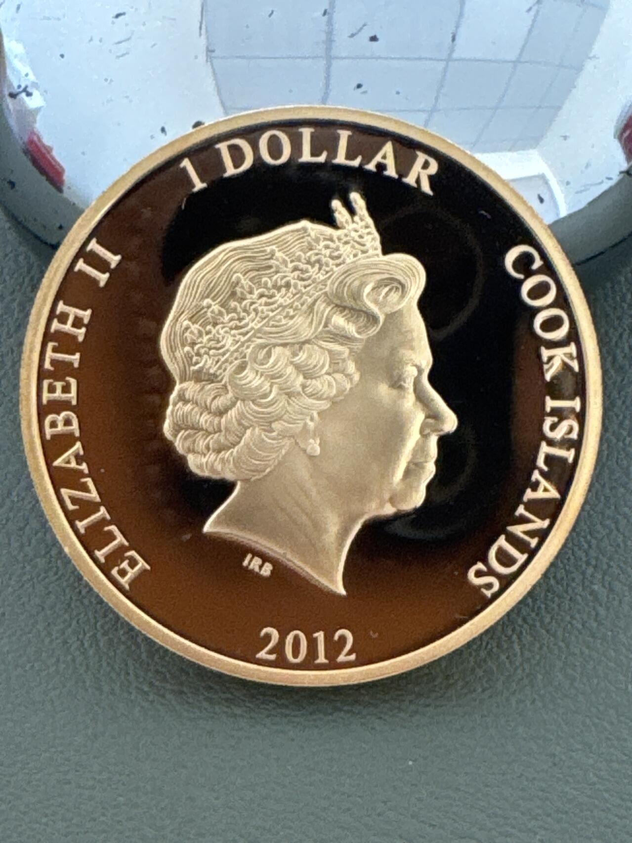 ❤️【币观天下】❤️ 第334期钱币拍卖- 2025.12.12周五晚上6点半场-长期征集拍品 库克群岛2012年皇室婚礼彩色铜镀金克朗币