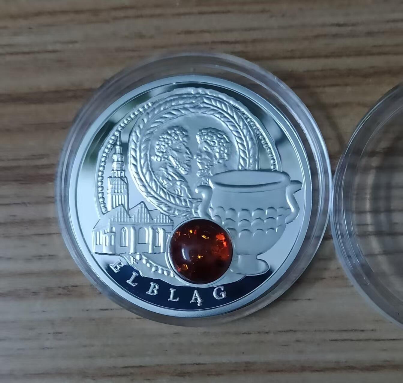 第184期拍卖 纽埃2011年，琥珀之路系列-埃尔布隆格(波兰). 镶嵌3D立体大颗粒琥珀、精制纪念银币. 盒证全. 实物更漂亮. 国外售价129美元