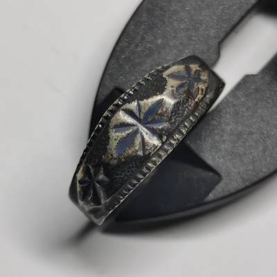 藏珍品阁杂件专场87期 - 清代足纹老银戒指