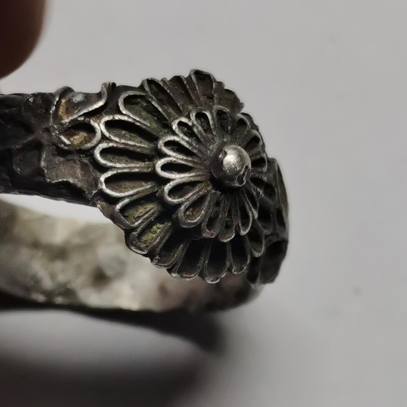 藏珍品阁杂件专场87期 清代老银戒指双层叠花