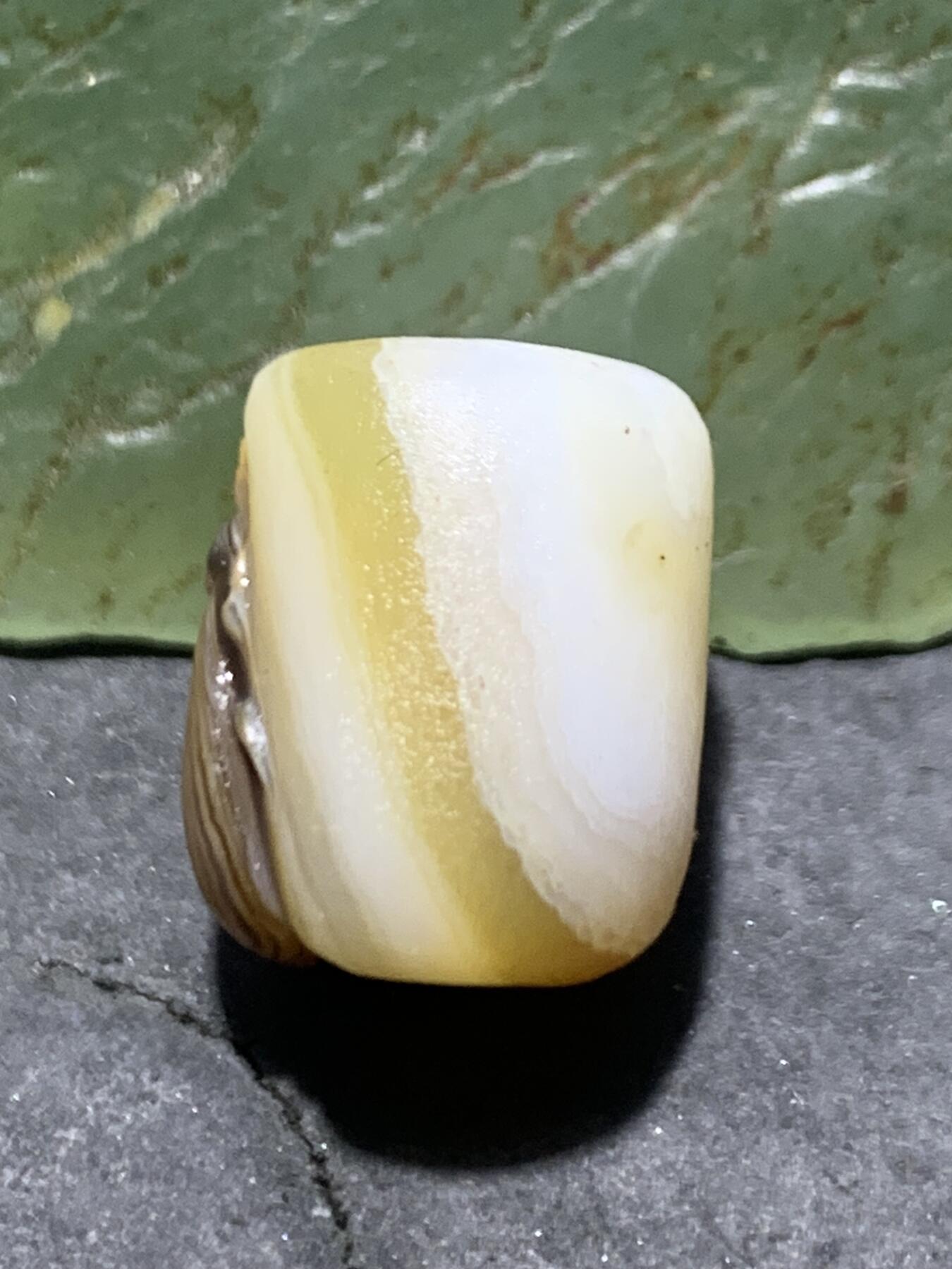 精美亚光高玉化海洋玉髓手工俏色巧雕甲壳虫直桶，桶珠一个！