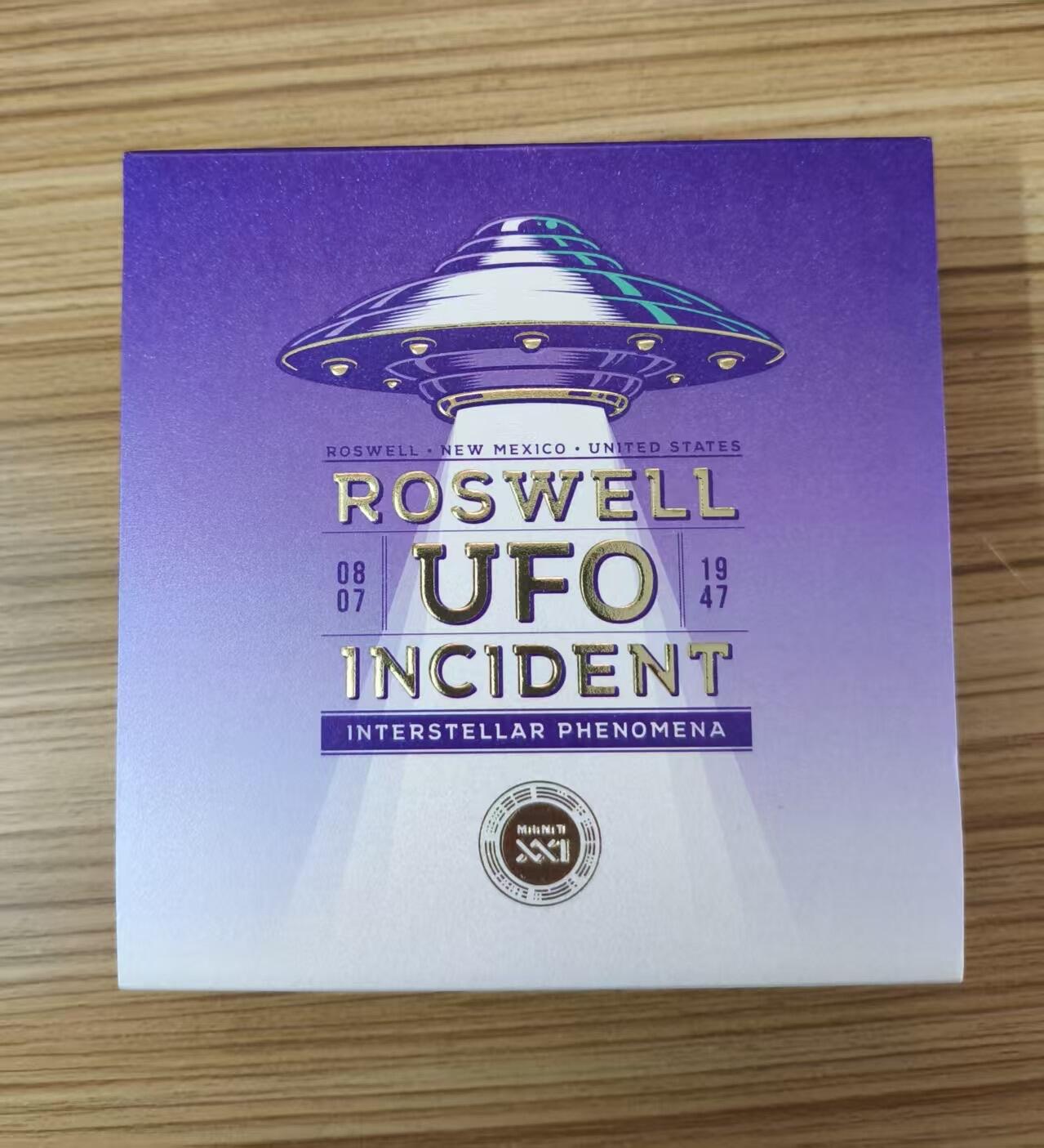 第184期拍卖 【龙头币】喀麦隆2024年, 星际现象(1)-罗斯威尔UFO事件，2盎司加大(直径达50mm), 金属蓝彩色、高浮雕、仿古、双面彩色纪念银币. 盒证全. (龙头币 新热门飞碟系列第一枚)，实物超漂亮质感动感. 国外售价436+美元