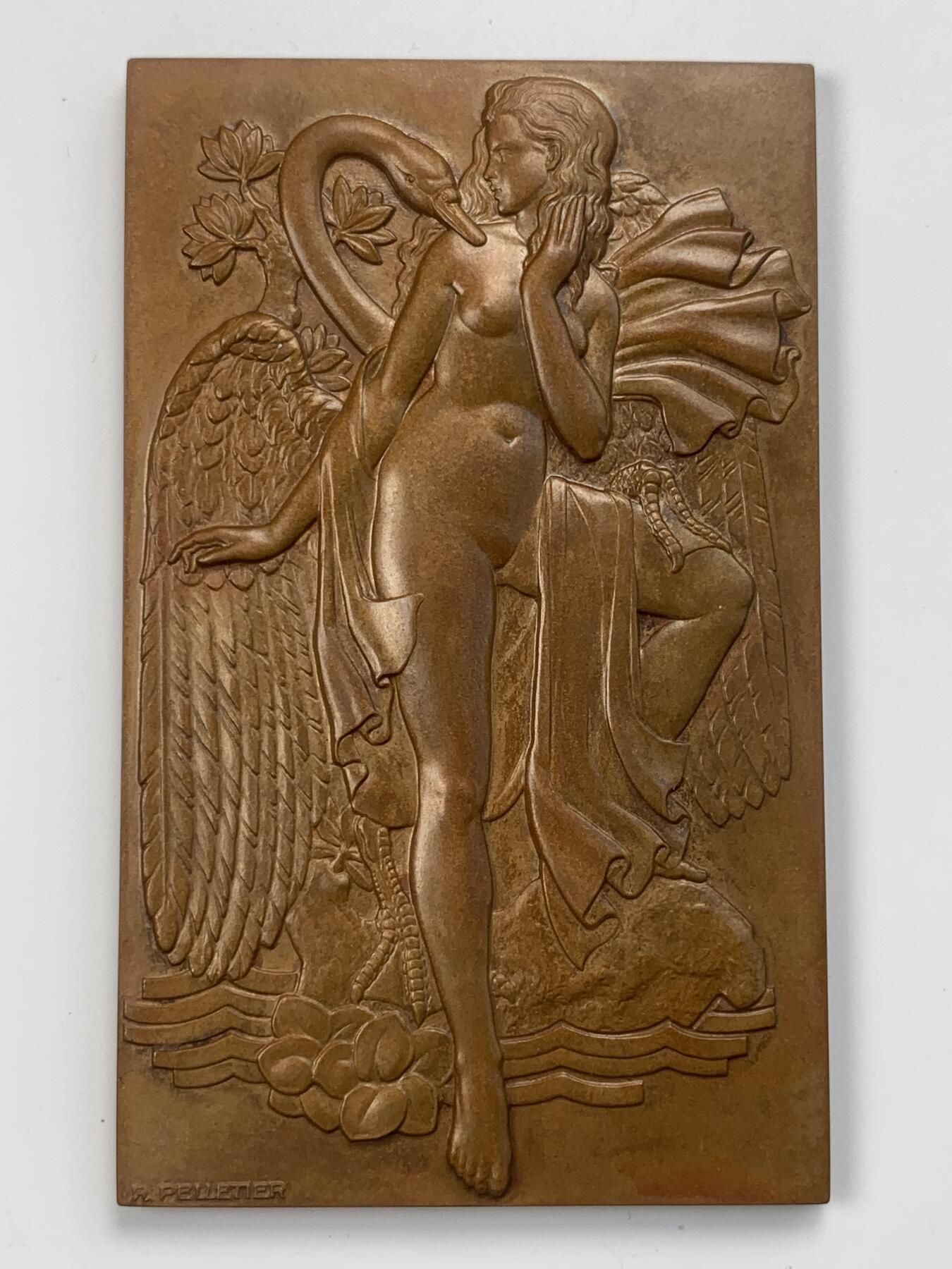 掌中浮雕-藏着的欧洲第045场  1934年法国丽达与天鹅单面铜章, 62×100mm，246g