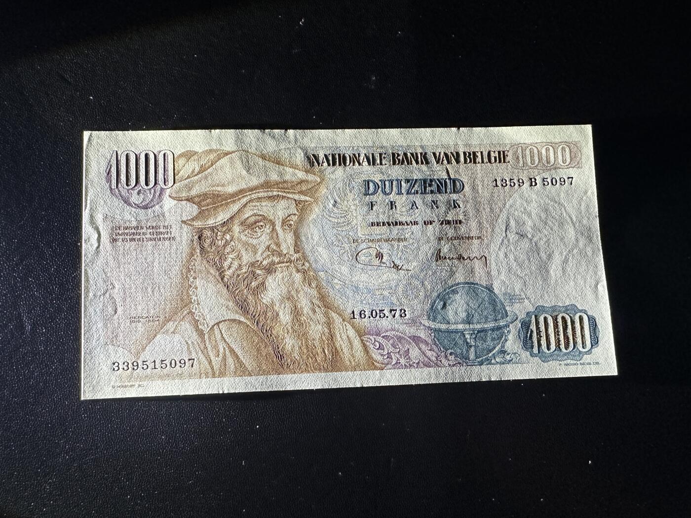 《外钞收藏家》第五百九十二期（精选场）（本平台长期征集拍品、欢迎藏友们联系合作） 比利时1973年老版1000法郎（少见；地图制作家吉拉德 克雷默）UNC 但角不绝 如图