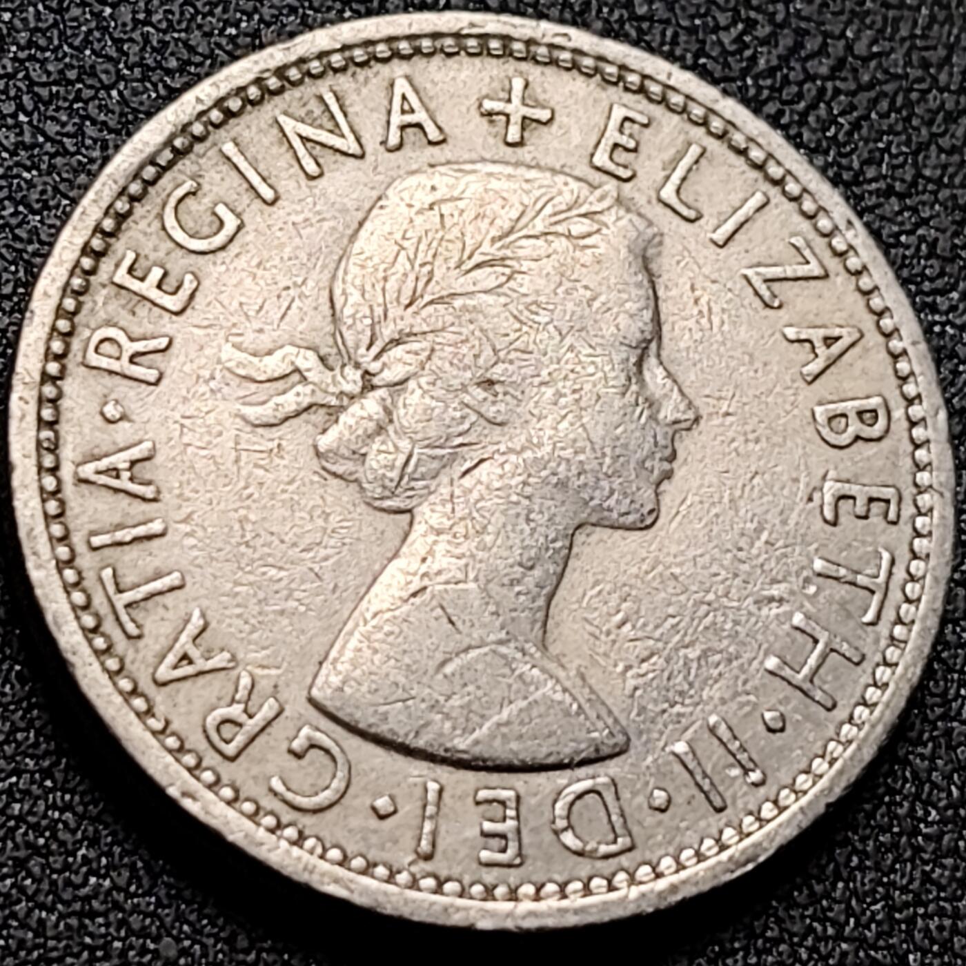 泉币菌-第143场-精品福利场 1966年 英国2先令伊莉莎白二世镍铜硬币 28mm 纪念收藏品