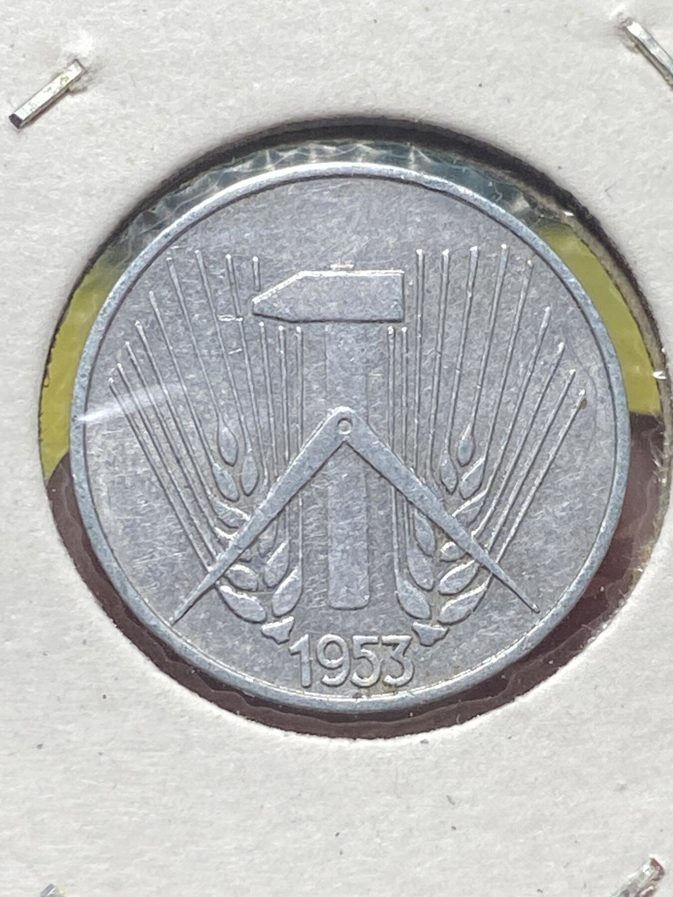 2025年第一百三十五场(总第一百六十一场）外国好品纸夹散币场(免佣金) 少见–民主德国1953年1芬尼(第二套，E标，穆尔登许滕造，关门年仅发行2年)