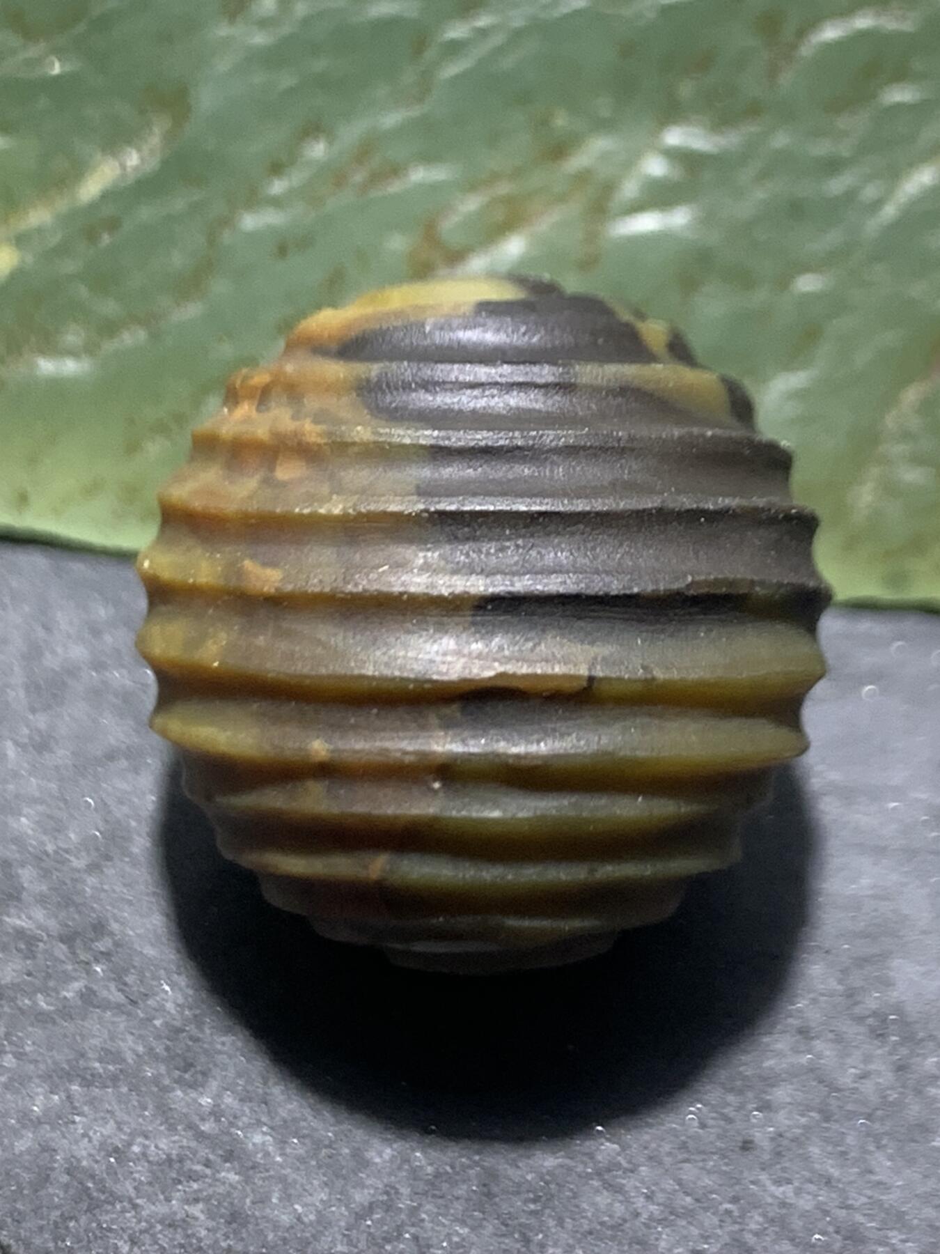 精美亚光战国红玛瑙手工雕刻转纹珠一颗！