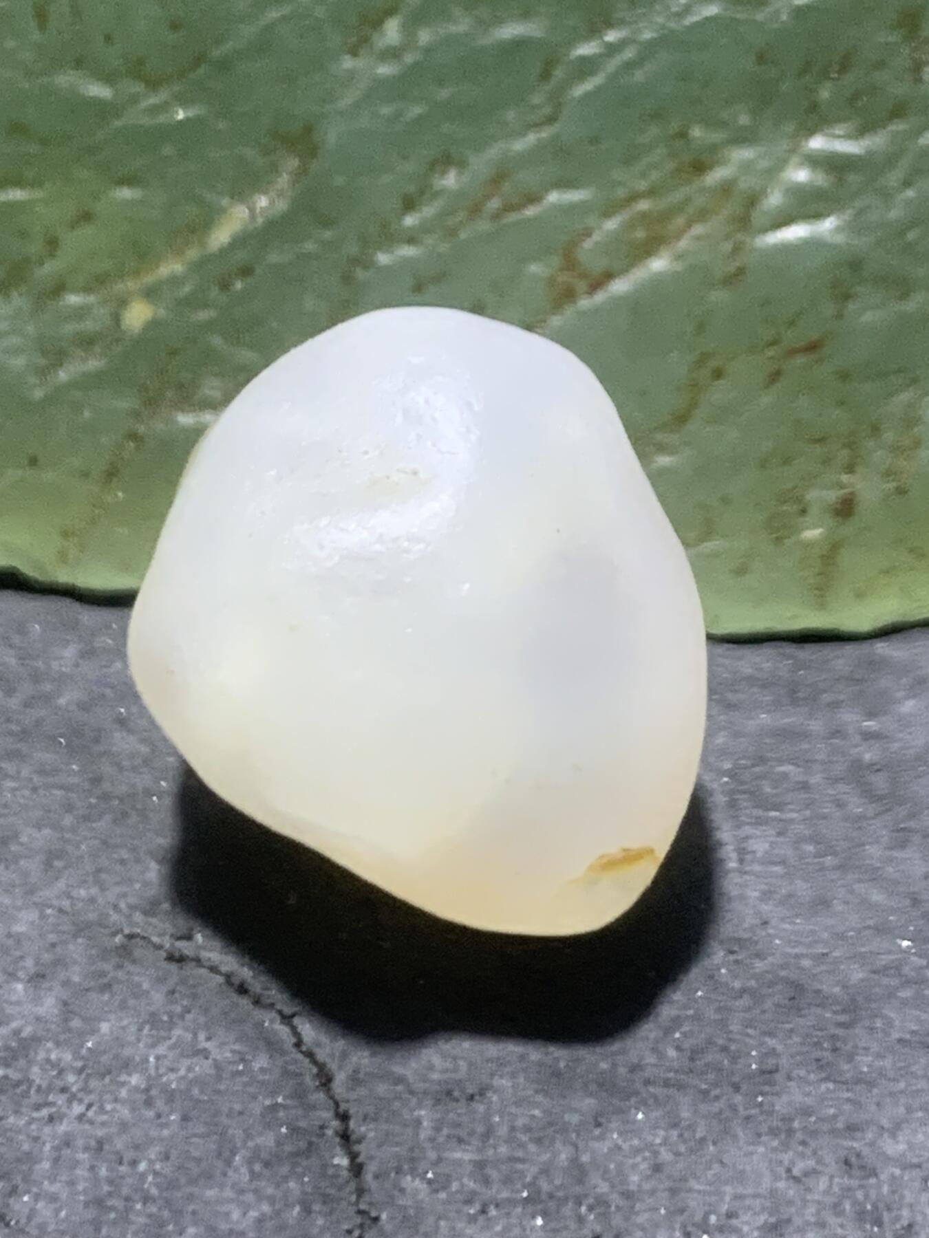 放福利！精美天然一线天地天地阿拉善白玛瑙原石一颗，