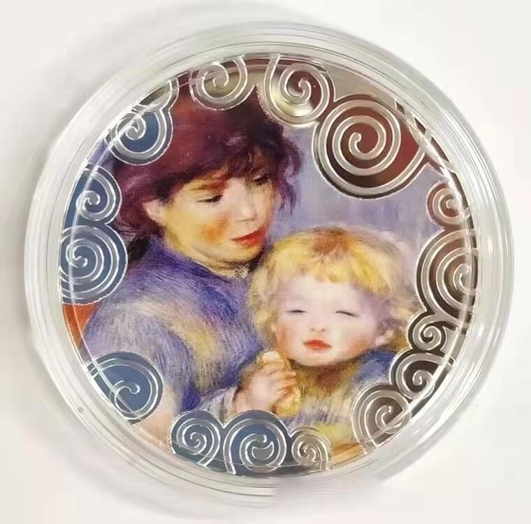 ❤️【币观天下】❤️ 第334期钱币拍卖- 2025.12.12周五晚上6点半场-长期征集拍品 【龙头币】喀麦隆2019年, “艺术中的爱”名画系列(1)-雷诺阿印象派超级名画《母爱》(《拿饼干的婴儿》), 1盎司加大(直径达50mm)双面彩色精制银币. 盒证全. 龙头币(系列第一枚). 此画被誉为“越欣赏越迷人”的画. 国外售价189美元