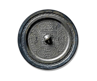 上海匡时2025年秋季拍卖会 中国历代钱币 铜镜专场 - 瑞兽规矩镜 圆形，圆钮，柿蒂纹钮座。钮区外为一周凹面界格，主纹为八瑞兽与博局纹搭配，无乳钉装饰。神兽形体皆以线工勾绘，具象写实，流畅遒劲，极富动感。