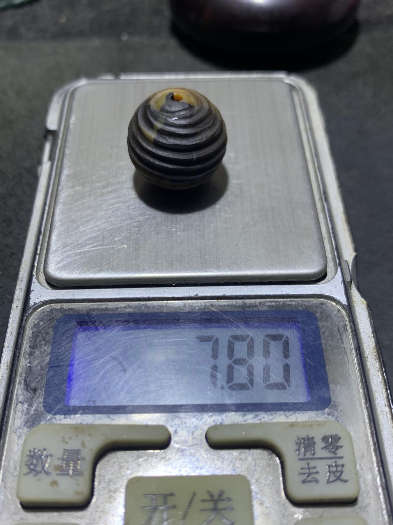 精美亚光战国红玛瑙手工雕刻转纹珠一颗！