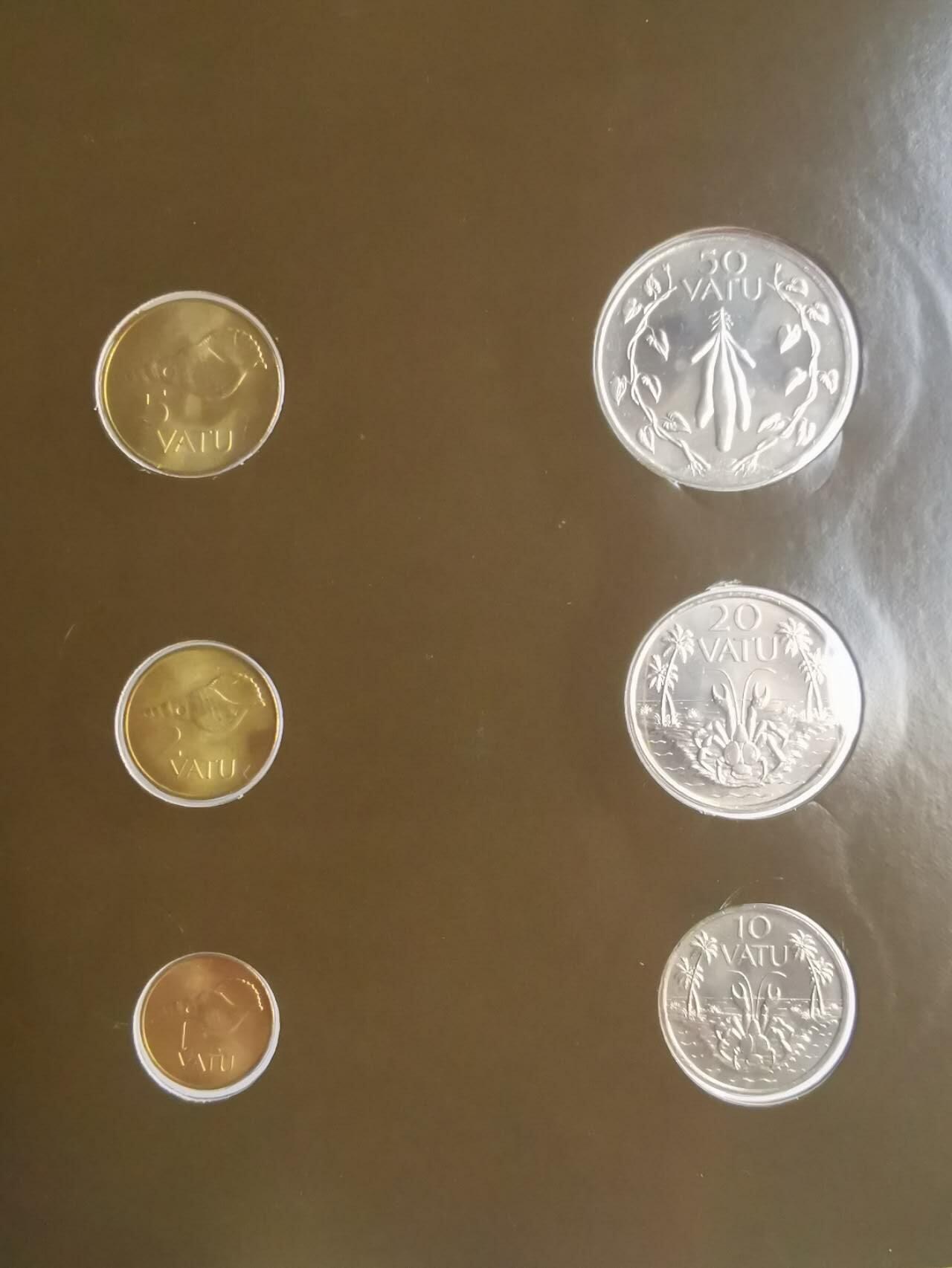 巨藏钱币第七期硬币场12月12号20点开拍 瓦努阿图富兰克林邮币卡封装套币