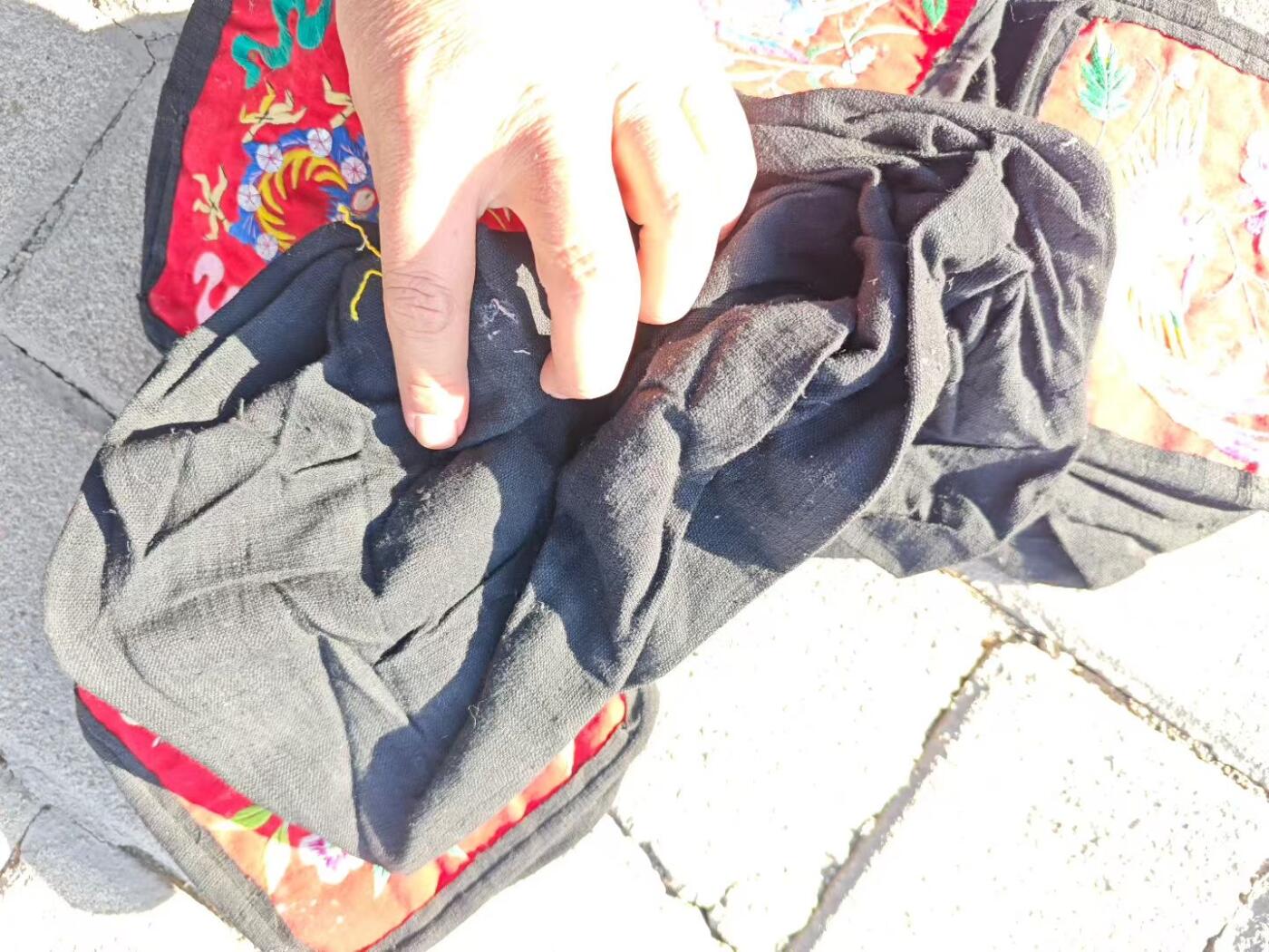 民国时期老刺绣片6个，品相好，纯手工刺绣，见图示