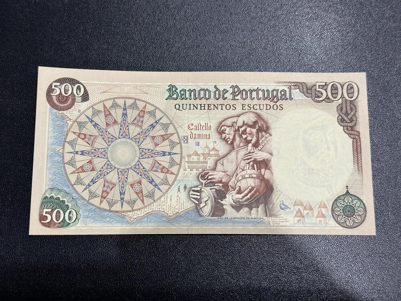《外钞收藏家》第五百九十二期（精选场）（本平台长期征集拍品、欢迎藏友们联系合作） 葡萄牙1979年500埃斯库多（少见品种；全程无47） 全新 轻微潮