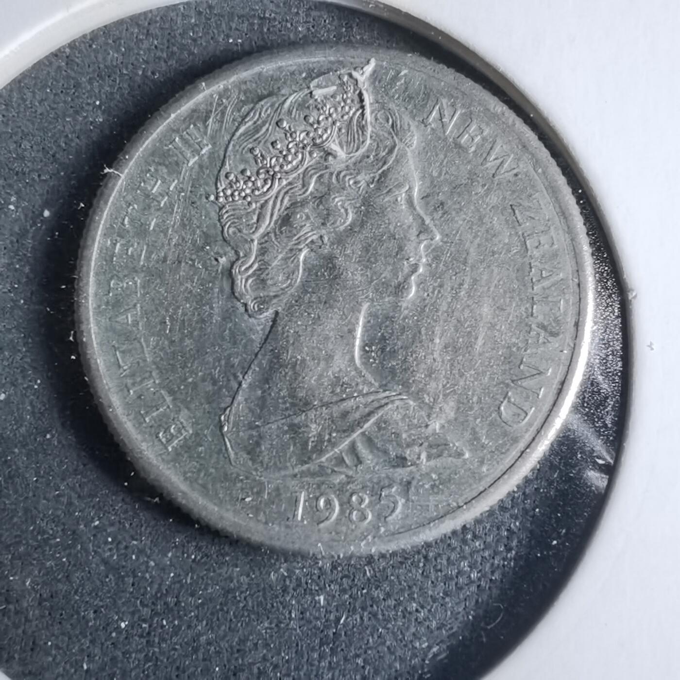 沼泽如烟--第927场 新西兰1985年五分加拿大版