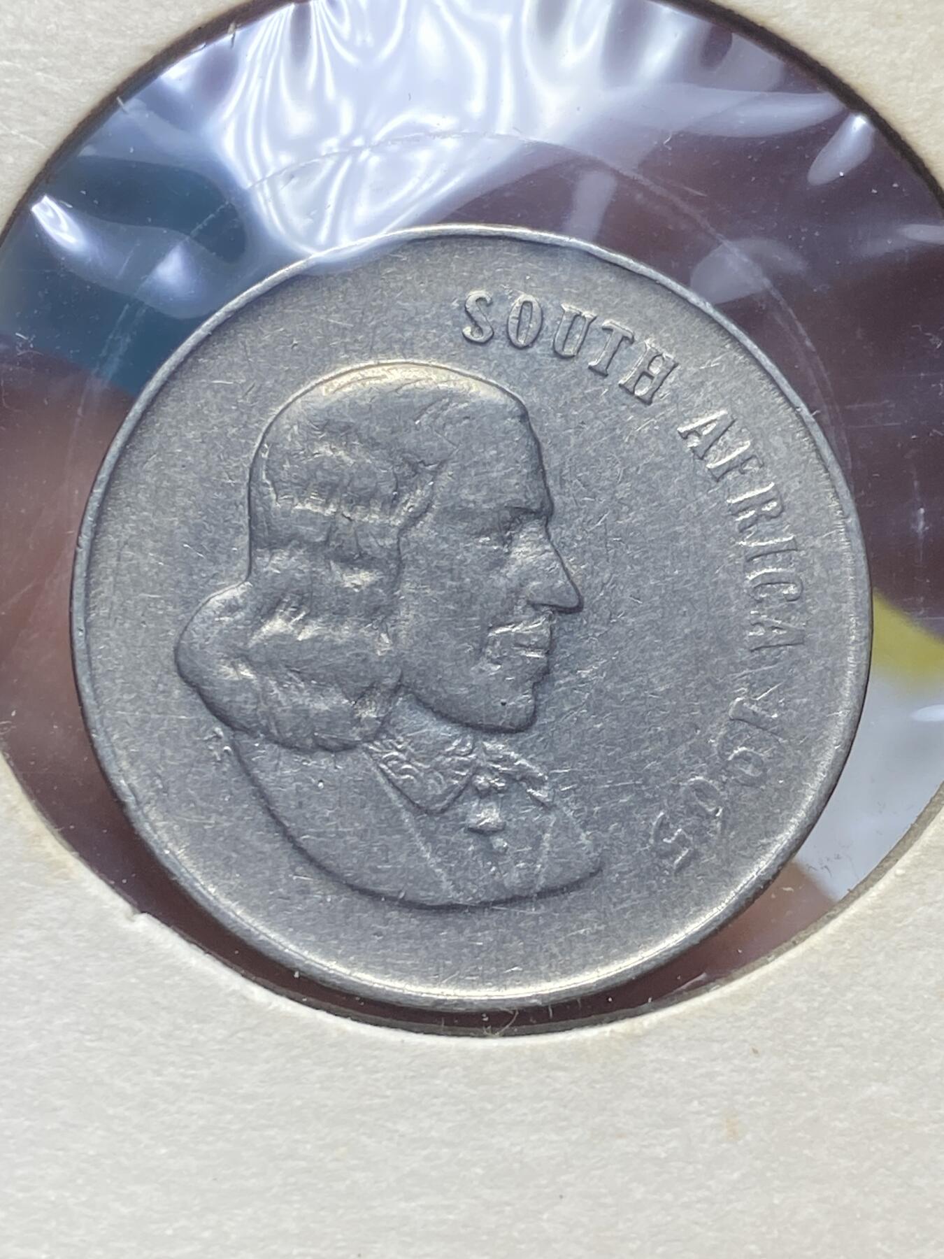 2025年第一百三十五场(总第一百六十一场）外国好品纸夹散币场(免佣金) 南非🇿🇦1965年20分(独立后第二套流通硬币，英语版)