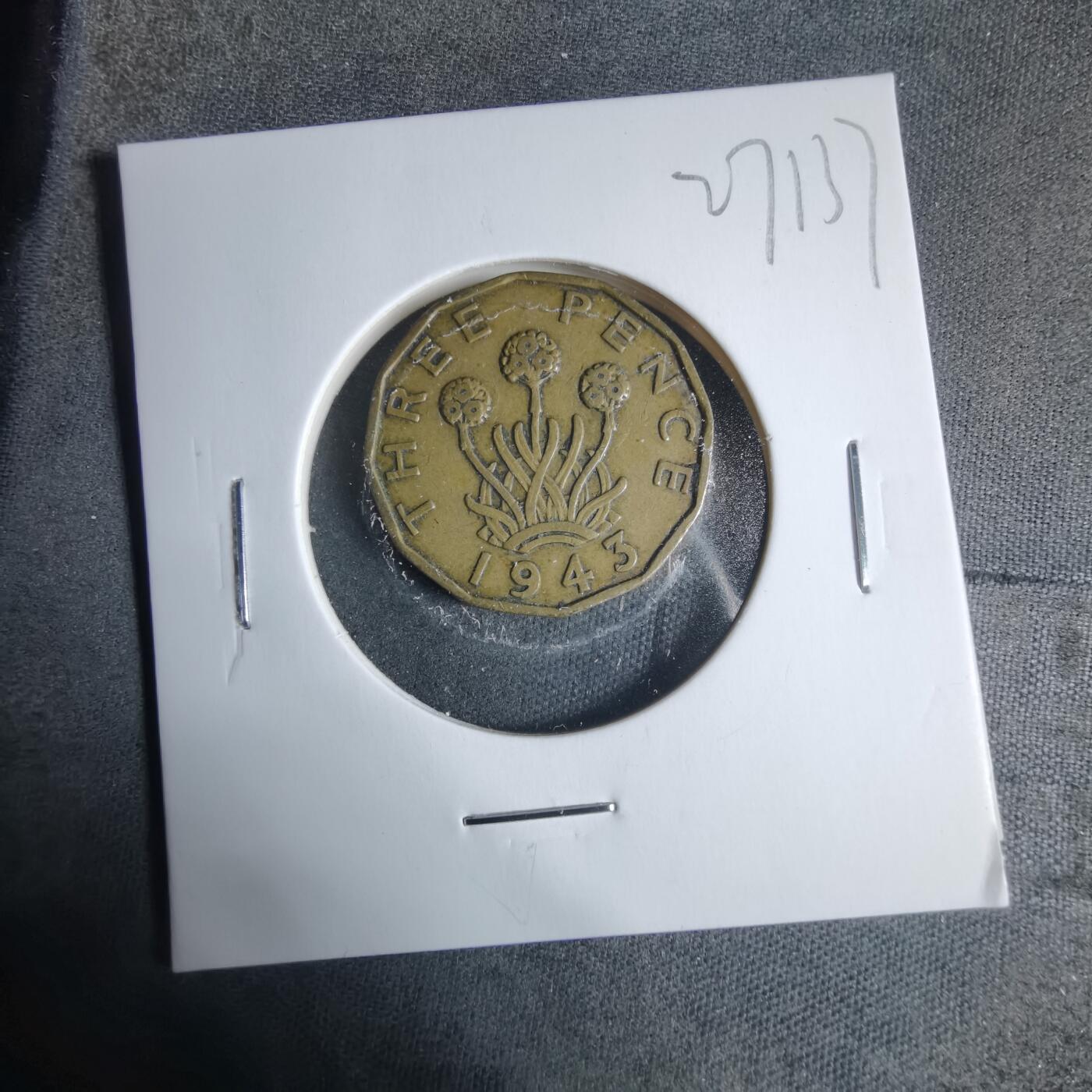 沼泽如烟--第927场 英国1943年3便士