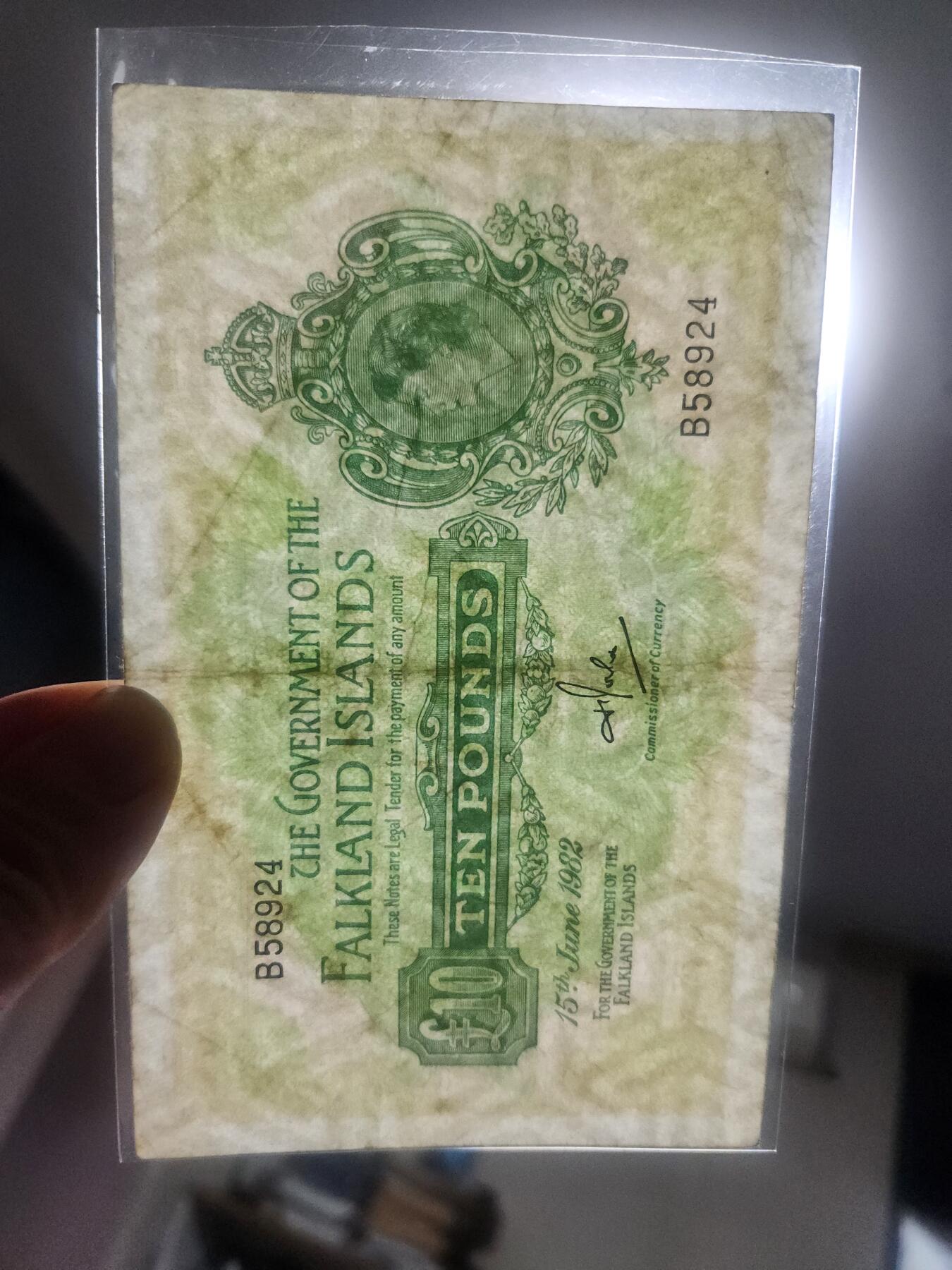 12月10号晚上8点 外国纸币自动截拍第71场 1982年 福克兰群岛10镑 原票实拍 极美品 稀少