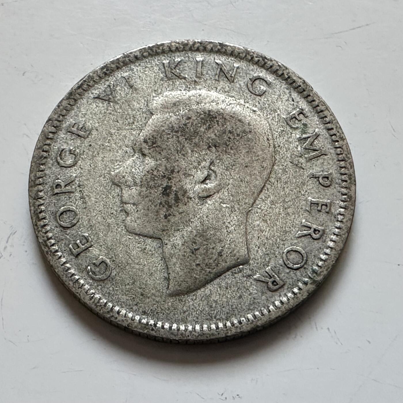 🌹外币初藏🌹🐯2025年第139场  每周二四六晚8️⃣点 接代拍 新西兰1943年6便士银币