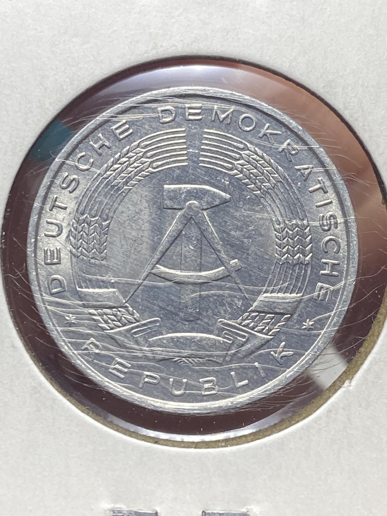 2025年第一百三十五场(总第一百六十一场）外国好品纸夹散币场(免佣金) 民主德国1973年10芬尼(第三套流通硬币，A标柏林造)