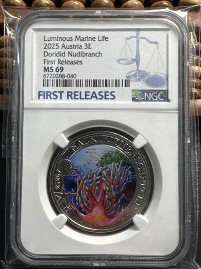❤️【币观天下】❤️ 第334期钱币拍卖- 2025.12.12周五晚上6点半场-长期征集拍品 - 奥地利2025年海洋生物海蛞蝓彩色夜光纪念币NGC评级首期69分