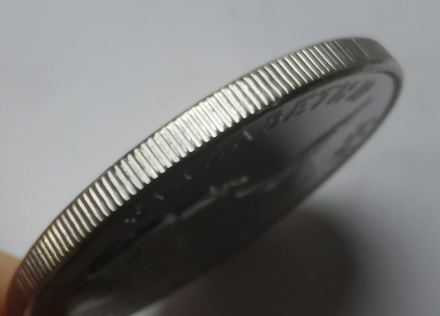 巨藏钱币第七期硬币场12月12号20点开拍 马恩岛1981年1克朗型大镍币38.5mm上下