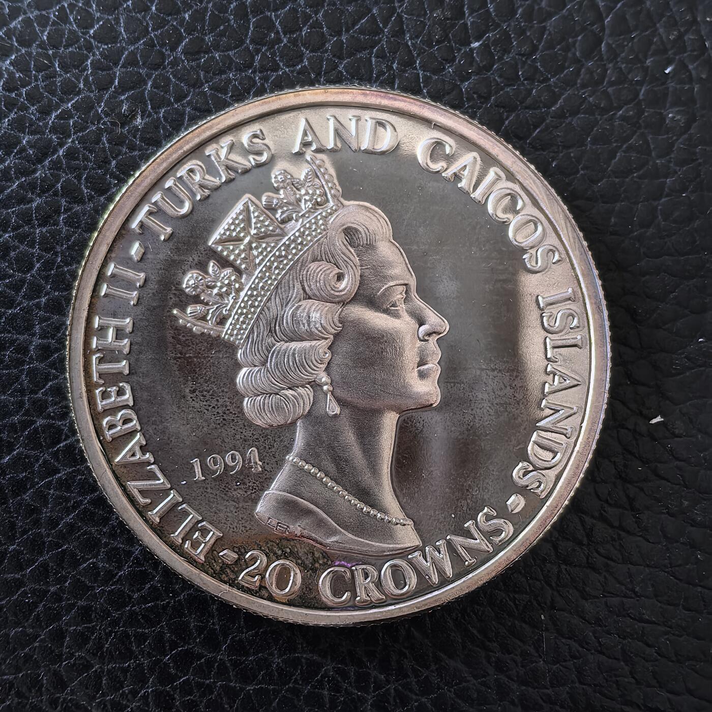 道一币馆币章第一百五十九场 特克斯和凯科斯群岛1994年诺曼底登录50周年-伯特伦·拉姆齐爵士20克朗精制银币 31.16g 999s