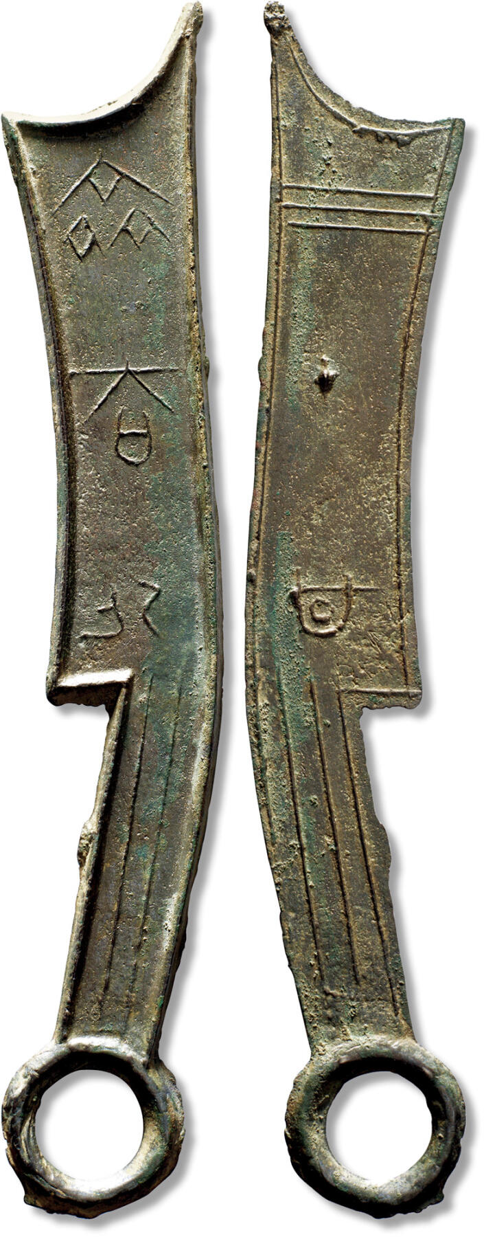 上海匡时2025年秋季拍卖会 中国历代钱币 铜镜专场 “齐法化”背“甘”三字刀 “齐法化”背“甘”三字刀，长：185mm，宽：27.3mm，厚：3.8mm，重量：49.8g 评价编号：6562292437