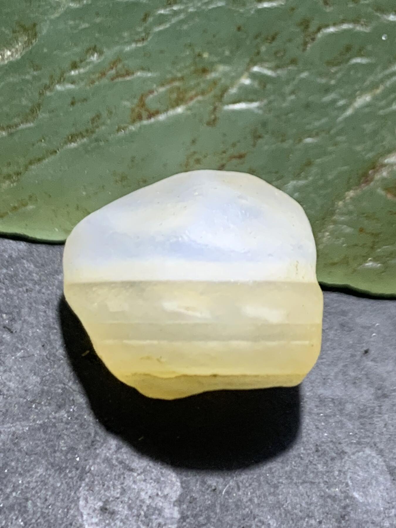 放福利！精美天然一线天地天地阿拉善白玛瑙原石一颗，