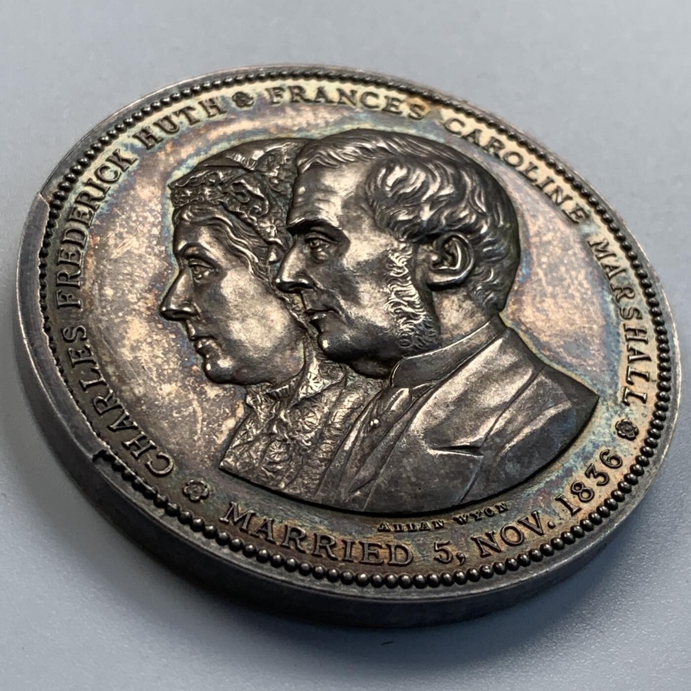 掌中浮雕-藏着的欧洲第045场 NGC MS64 : 1886年银行家查尔斯.弗雷德里克.胡特和弗朗斯.卡罗琳.马歇尔金婚纪念银章，45mm，BHM记录银章仅铸造15枚