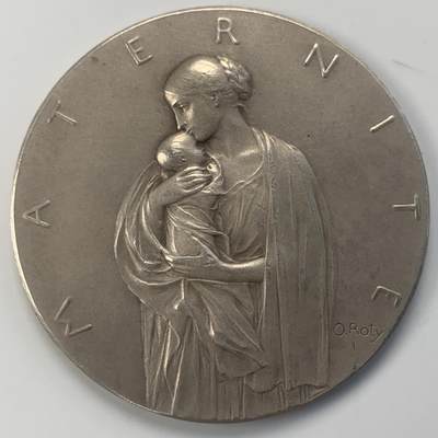 掌中浮雕-藏着的欧洲第045场 - 法国母爱银章，37mm，22.9g， 章牌大师奥斯卡.罗蒂Oscar Roty（1846-1911）作品，未刻字，有合适盒子（无法确定是否原盒）