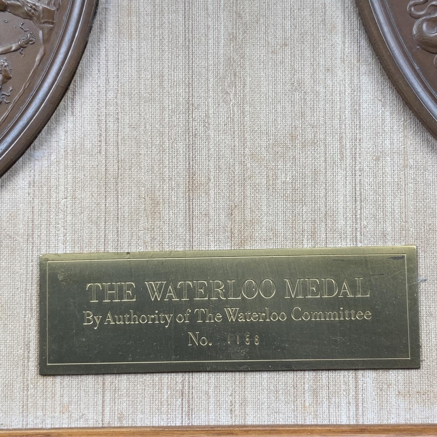 掌中浮雕-藏着的欧洲第045场 1975年英国滑铁卢战役铜章，限量版(1158#)，130mm，外框尺寸 40.5厘米*24.5厘米，发行量5000枚