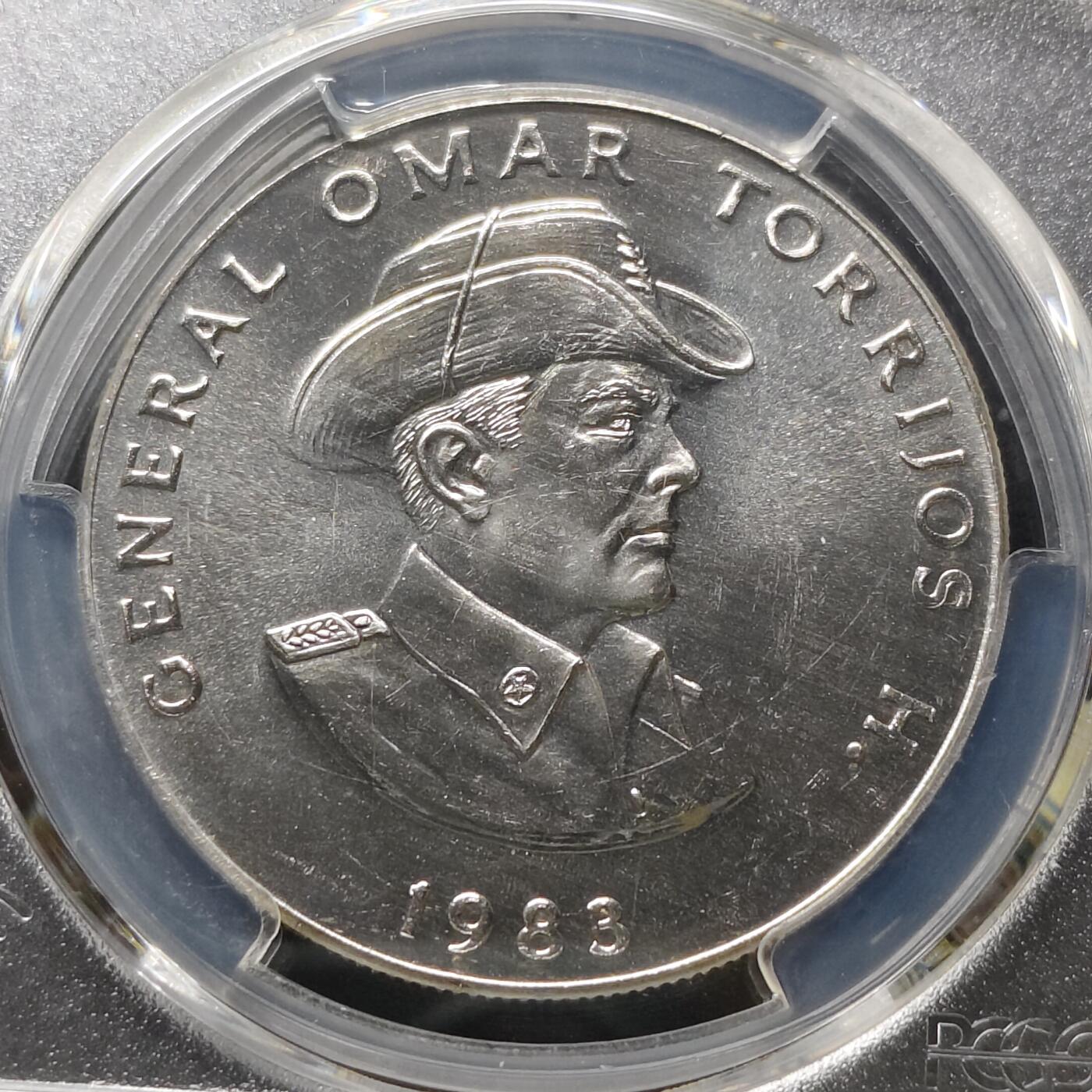 【全场包邮】纯粹捡漏拍485场（免费代拍第22场） 【收藏级】巴拿马1983年1巴波亚政治家奥马尔·埃弗拉因·托里霍斯·埃雷拉逝世超大纪念币-PCGS MS65