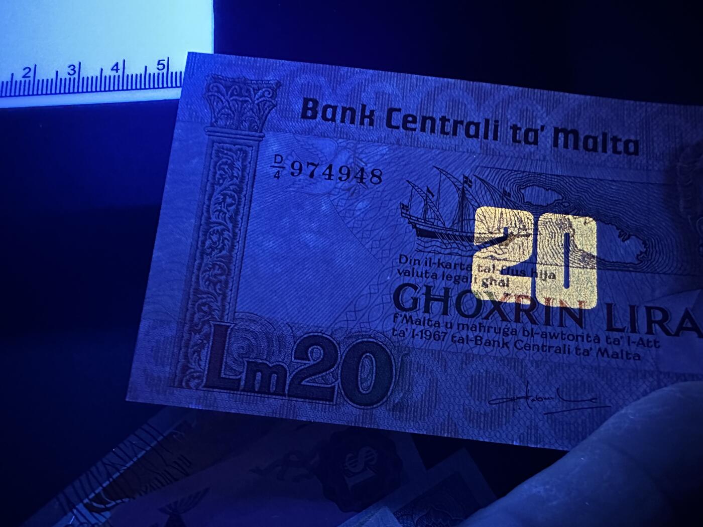 《外钞收藏家》第五百九十二期（精选场）（本平台长期征集拍品、欢迎藏友们联系合作） 马耳他1967年20里拉（少见品种；第三任总统阿加塔 巴巴拉）UNC 轻微荧光反应