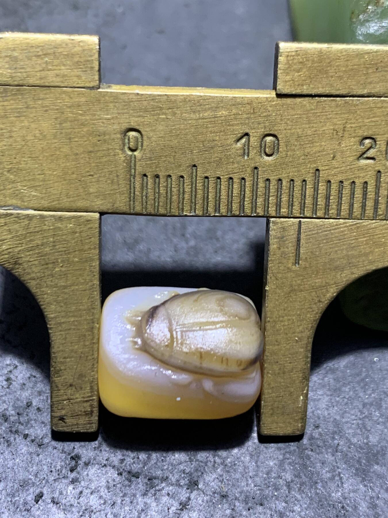 精美亚光高玉化海洋玉髓手工俏色巧雕甲壳虫直桶，桶珠一个！