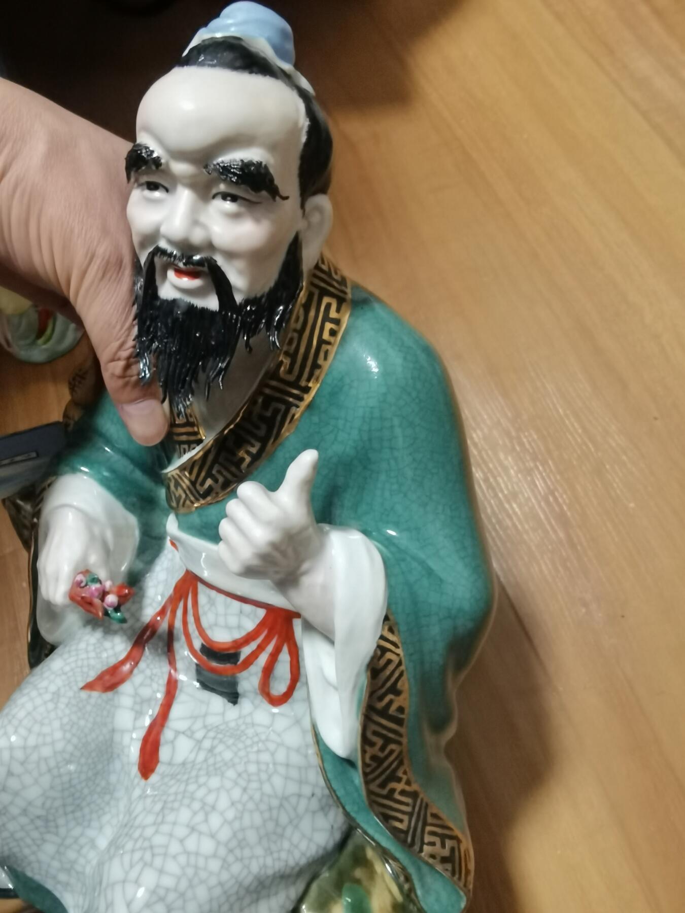 何水根华佗景德镇早期粉彩瓷像摆件