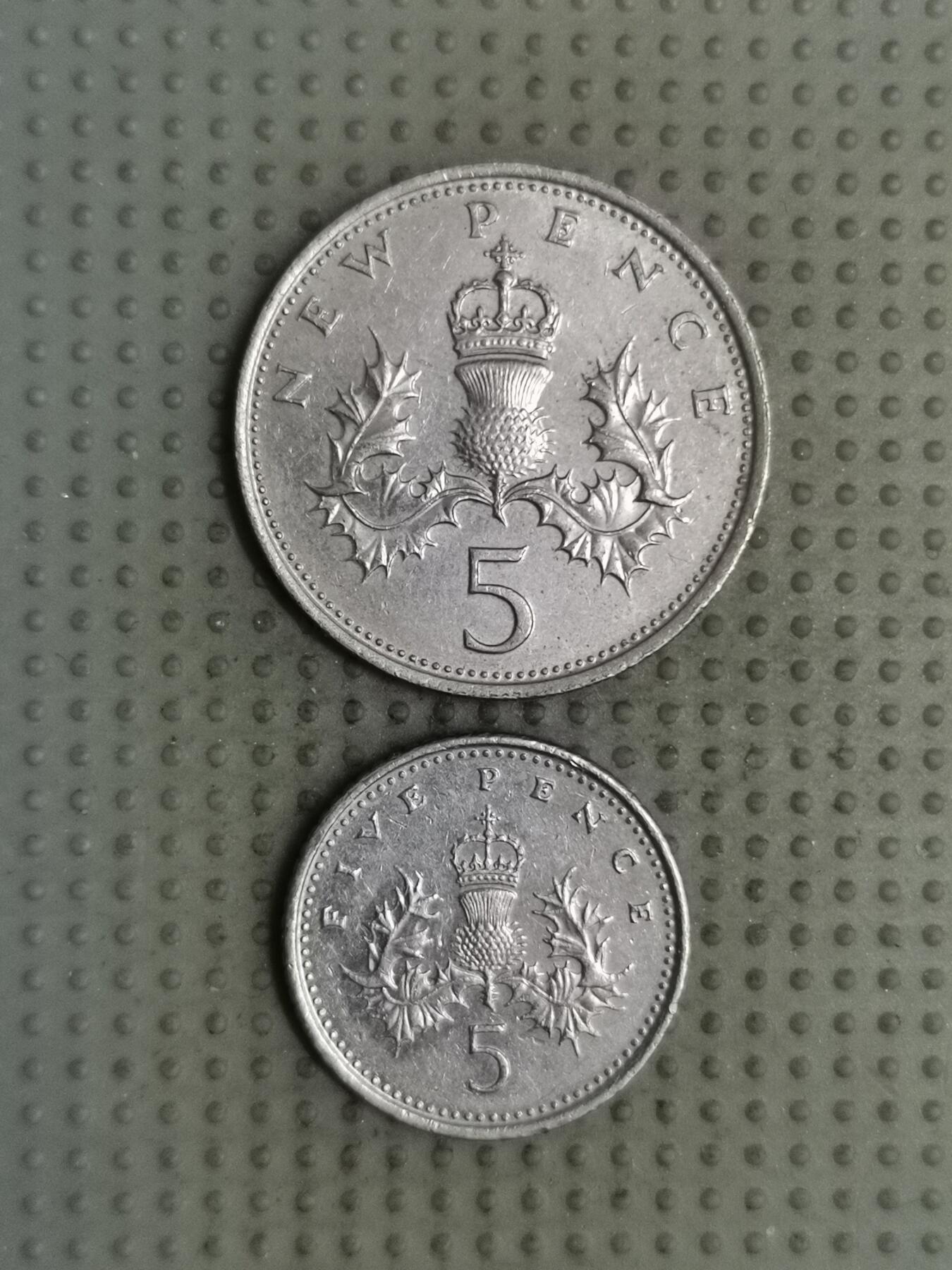 2025年第137场各国散币拍卖（总第137场） 英国5便士2枚大小两个版本