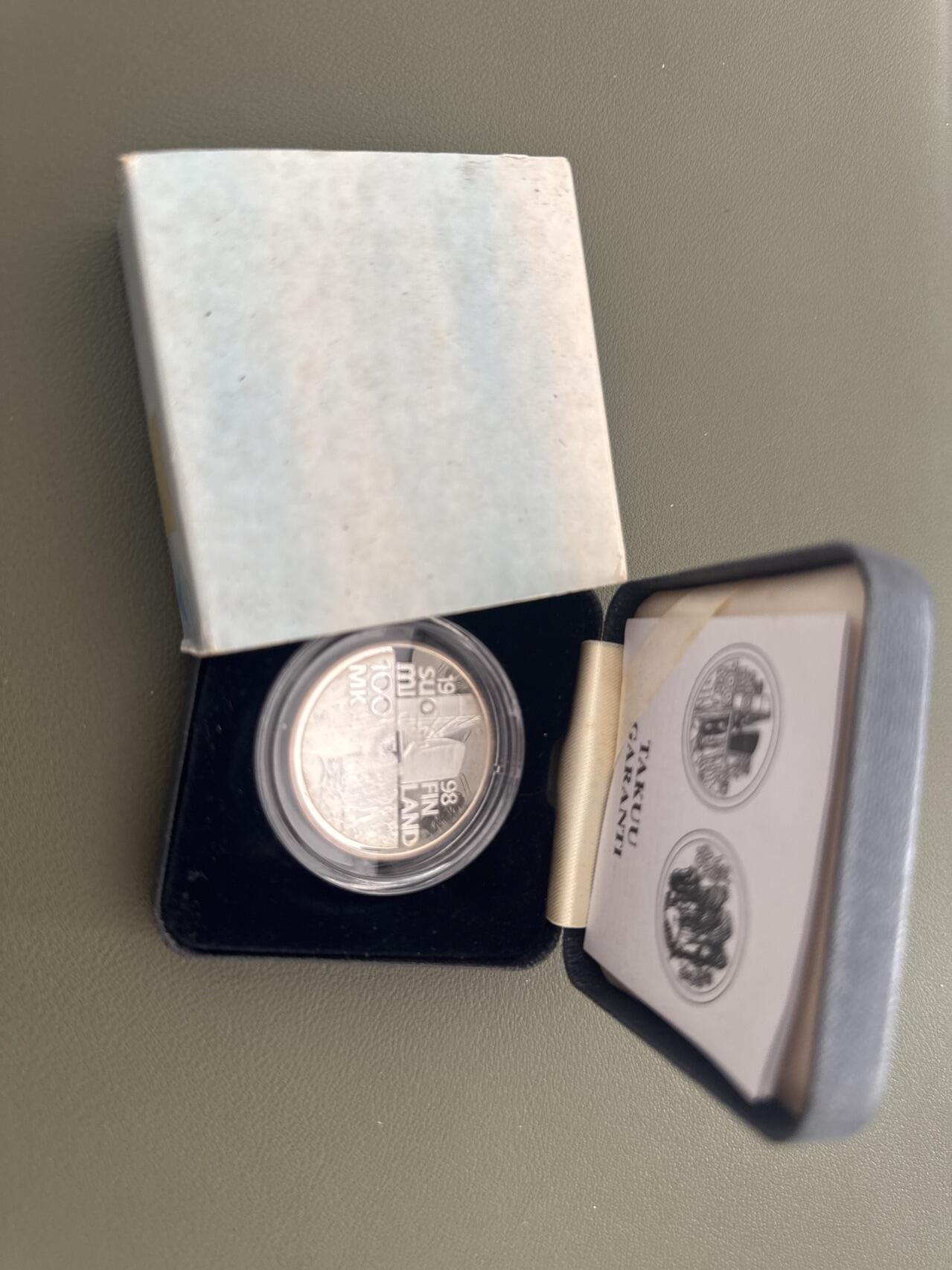 ❤️【币观天下】❤️ 第334期钱币拍卖- 2025.12.12周五晚上6点半场-长期征集拍品 芬兰1998年阿尔莫的艺术100马克精制纪念银币盒证齐全