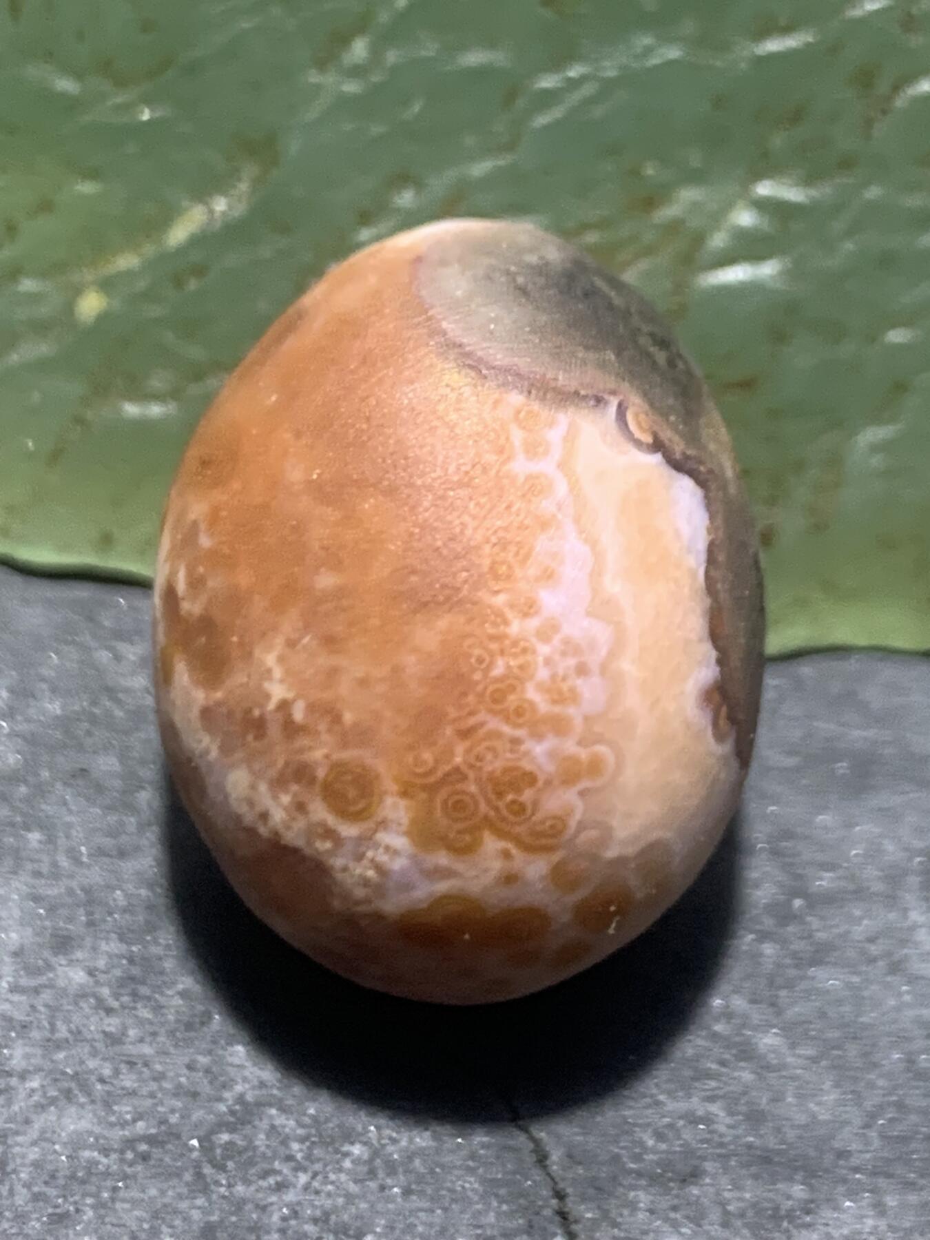 精美战国红玛瑙原皮天眼原石一个，