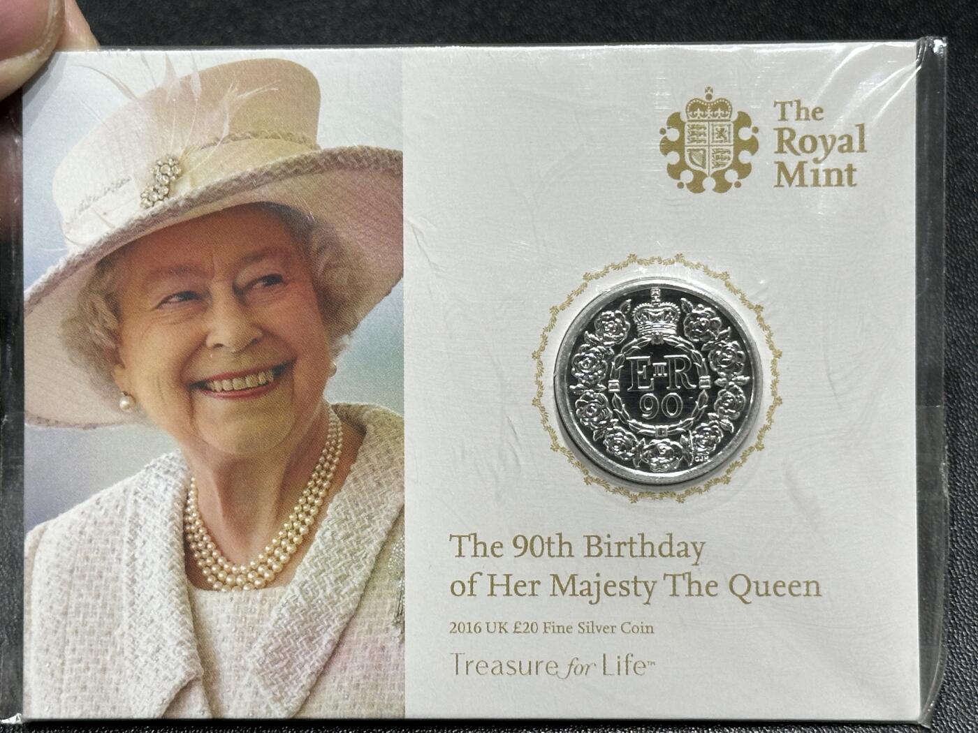 《外钞收藏家》第五百九十二期（精选场）（本平台长期征集拍品、欢迎藏友们联系合作） 英国2016年20镑女王90大寿精制纪念银币（1/2盎司纯银）