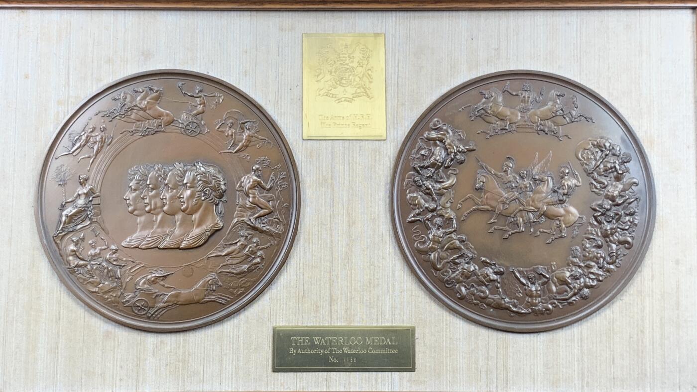 掌中浮雕-藏着的欧洲第045场 1975年英国滑铁卢战役铜章，限量版(1158#)，130mm，外框尺寸 40.5厘米*24.5厘米，发行量5000枚