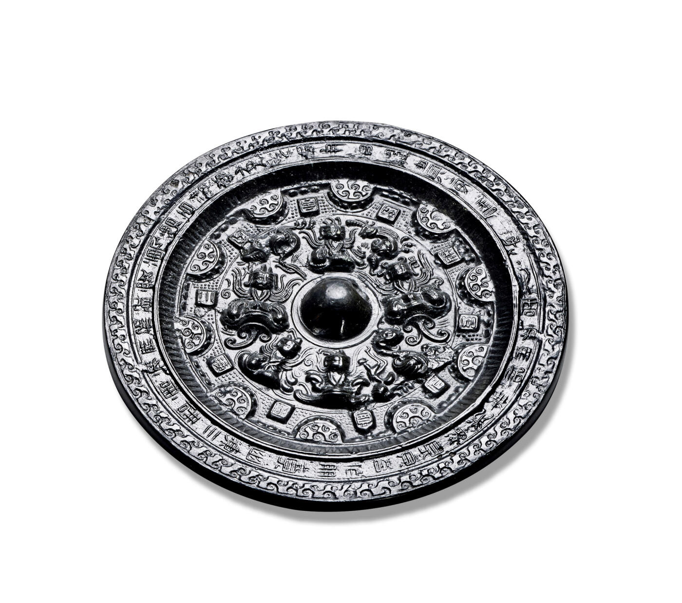 上海匡时2025年秋季拍卖会 中国历代钱币 铜镜专场 半圆方枚神人神兽镜 周铭：吾作明竟，幽湅三商，周刻无极，配象万疆，百精并存，□□□□，□贵安善，□□周刻无极，举乐众见□方枚铭：吾作竟，幽湅三商，周刻无。