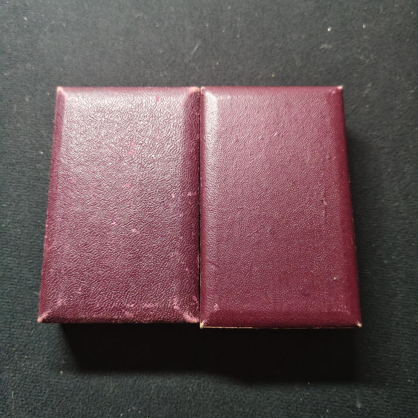 【全场包邮】纯粹捡漏拍485场（免费代拍第22场） 【勋章】日本明治二十一年红十字会精制镍勋章+银勋章2枚带盒一组